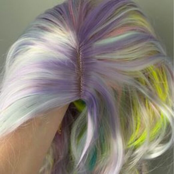 Long rainbow wavy wig - Picture 4 of 5